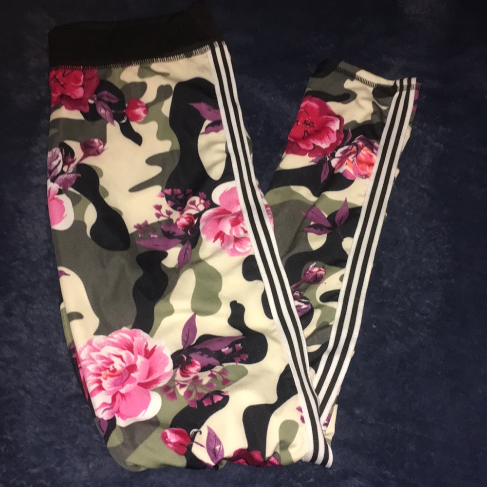 🎉New post! Floral leggings full length. 🎉